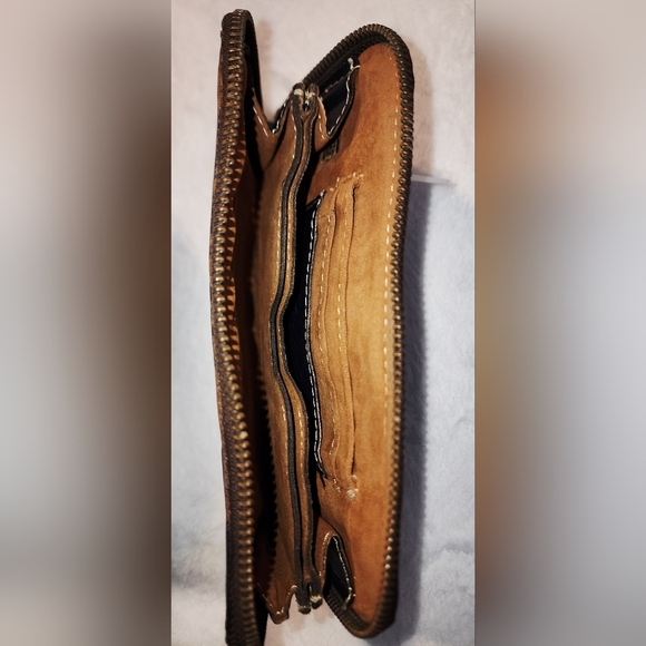 Patricia Nash Navy Blue Tooled Flower Leather Wallet Wrislet - Picture 6 of 7